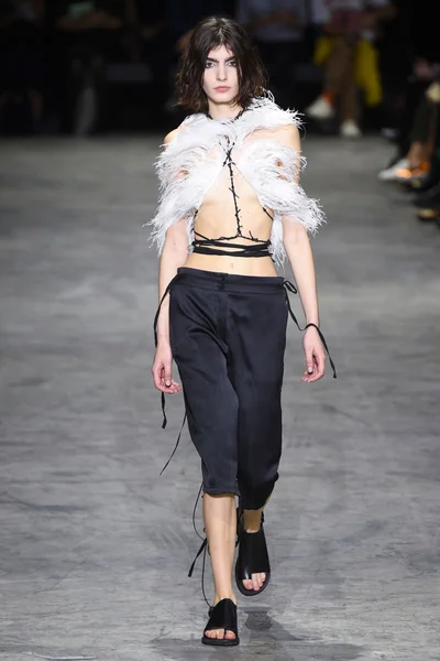 Look 5